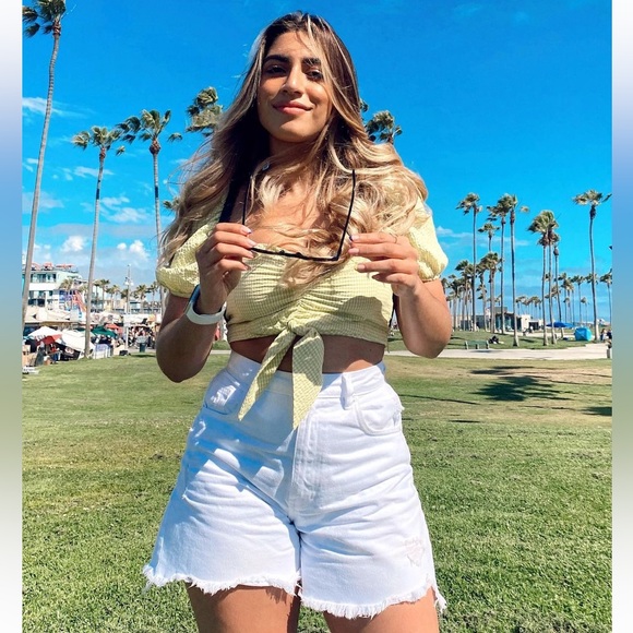 Zara White Denim Shorts - Picture 1 of 5